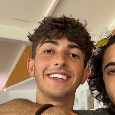 kol pfp